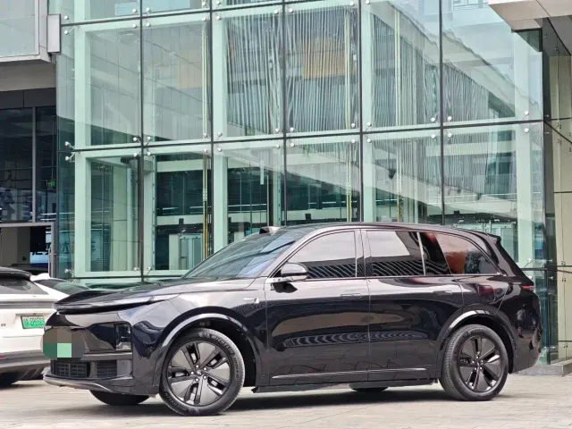 Li Auto L8 — Фото автомобиля 3