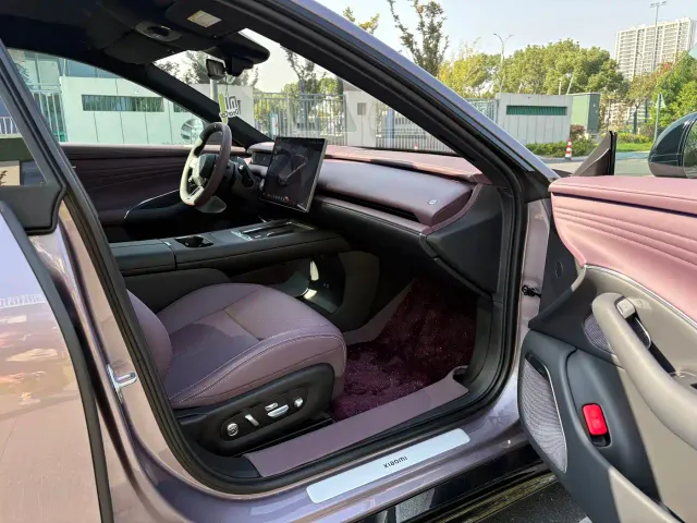 Xiaomi SU7 — Фото автомобиля 14
