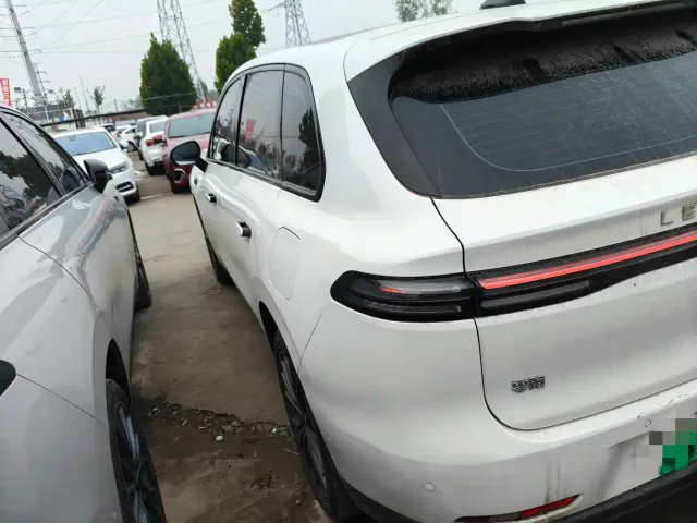Leapmotor C10 — Фото автомобиля 9