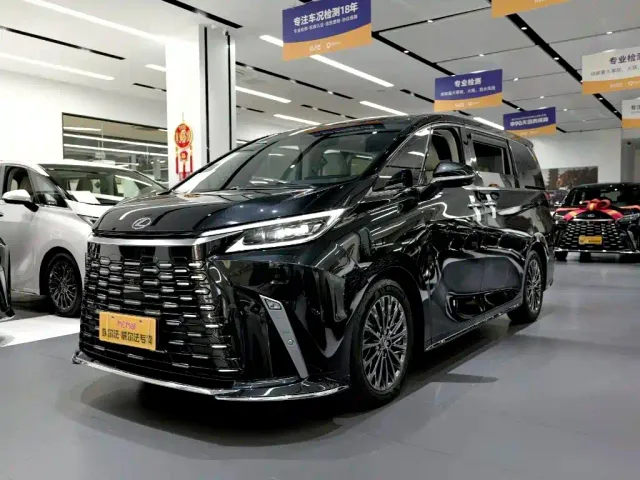 Lexus LM — Фото автомобиля 7