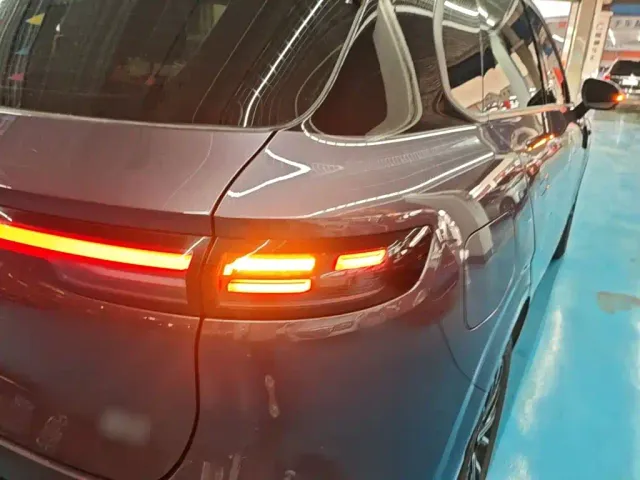 Leapmotor B10 — Фото автомобиля 7