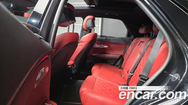 Genesis GV70 — Фото автомобиля 18