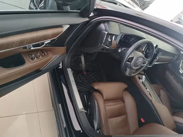 Volvo S90 — Фото автомобиля 15
