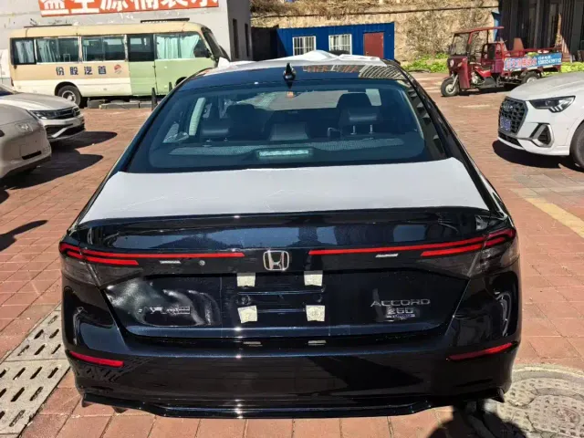 Honda Accord — Фото автомобиля 8