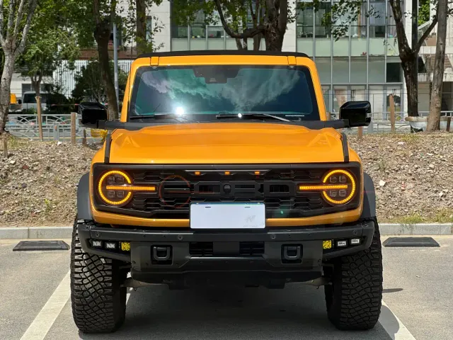 Ford Bronco — Фото автомобиля 2
