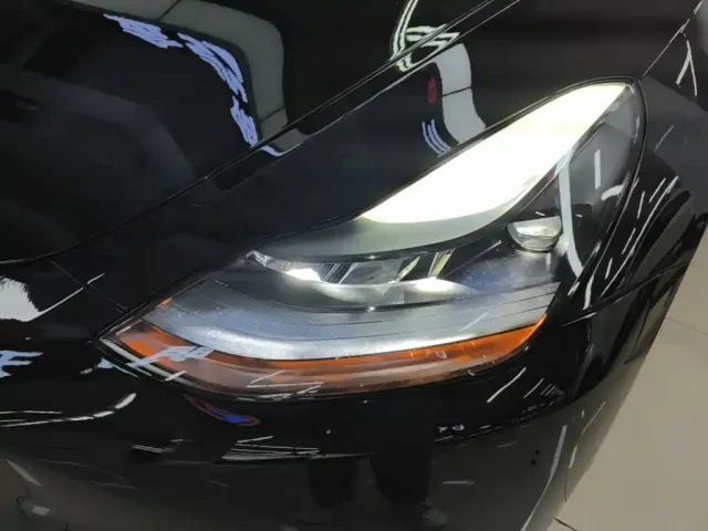 Tesla Model Y — Фото автомобиля 23