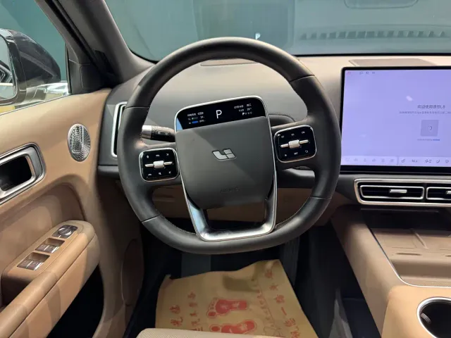 Li Auto Li L8 2025 Ultra Smart Renewal Edition — Фото автомобиля 8