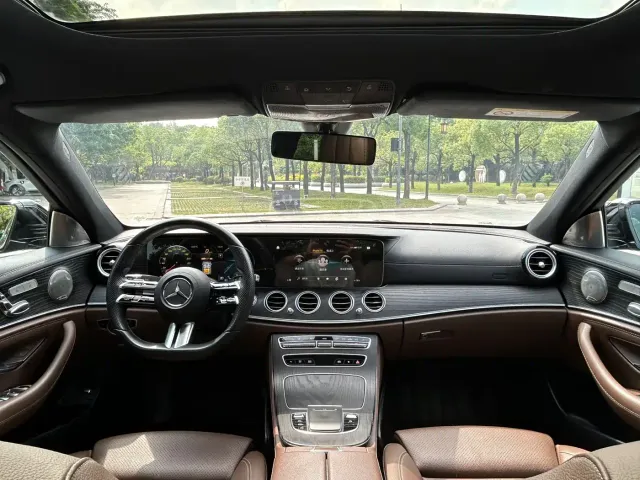 Mercedes-Benz E-Class — Фото автомобиля 8