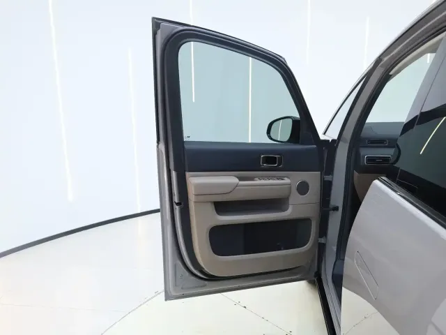 Li Auto MEGA — Фото автомобиля 6