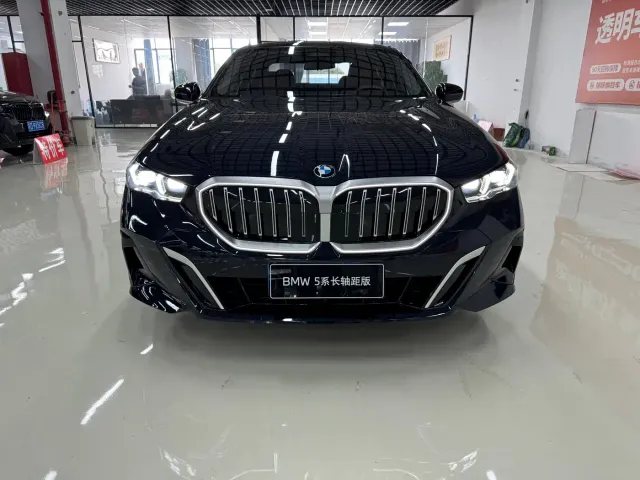 BMW 5 Series — Фото автомобиля 2