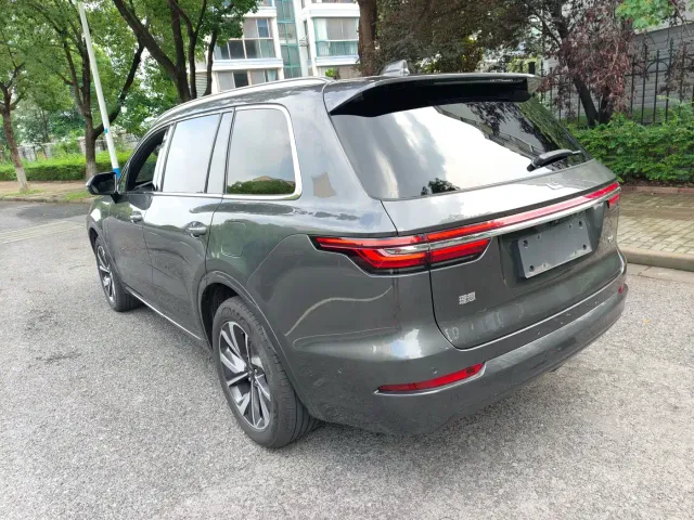 Li Auto ONE — Фото автомобиля 10