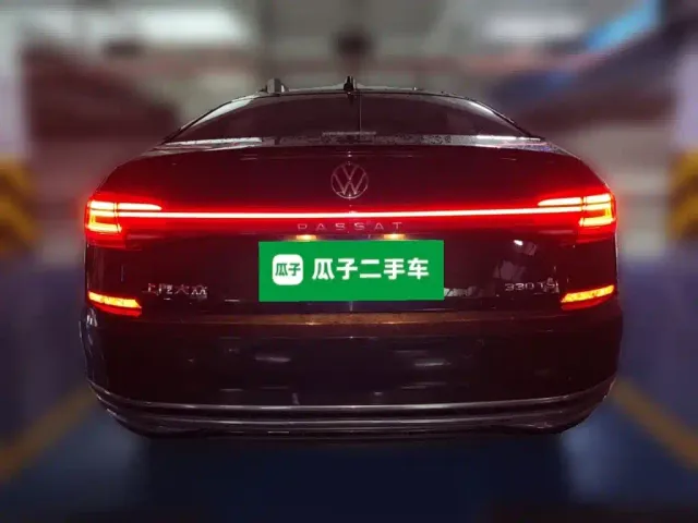 Volkswagen Passat — Фото автомобиля 3