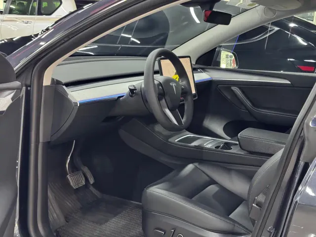 Tesla Model Y — Фото автомобиля 4