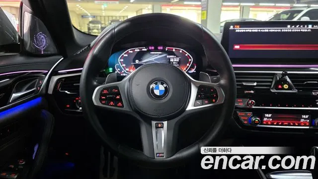 BMW 5 Series G30 — Фото автомобиля 10