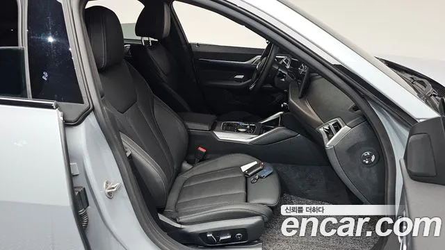BMW i4 — Фото автомобиля 16