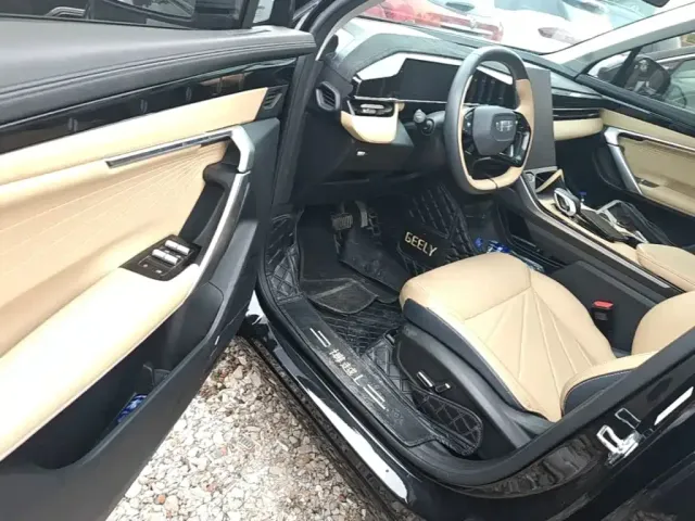 Geely Boyue L — Фото автомобиля 15