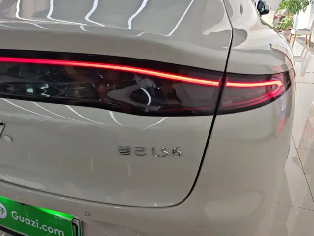IM Motors LS6 — Фото автомобиля 23