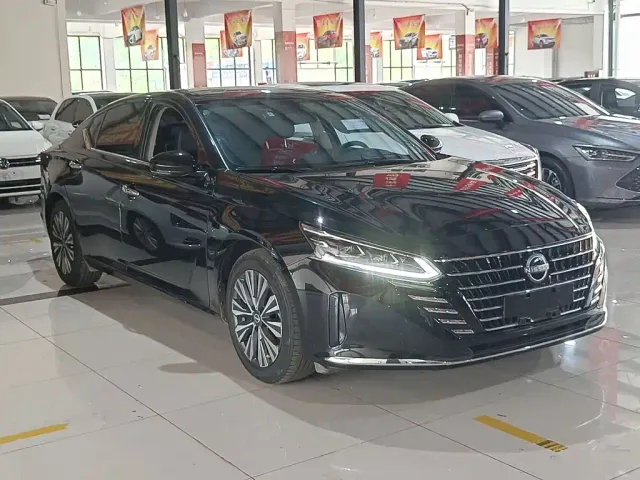 Nissan Teana — Фото автомобиля 3