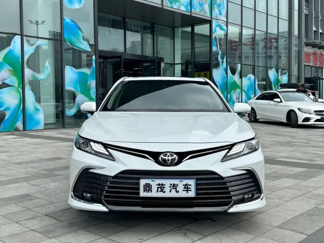 Toyota Camry — Фото автомобиля 2