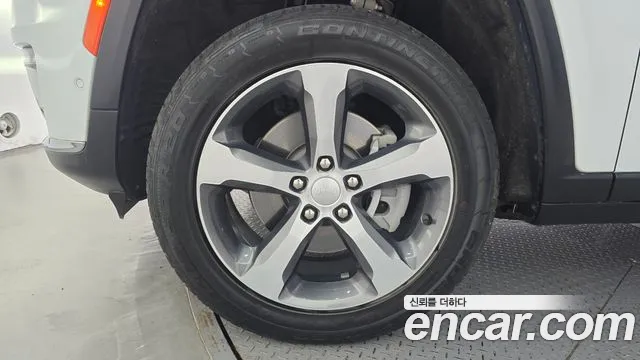 Jeep Cherokee Grand Cherokee(WL) 3.6 Limited — Фото автомобиля 5