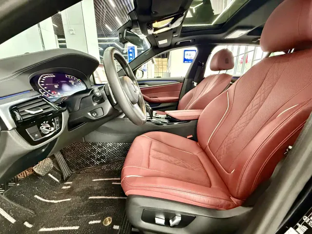 BMW 5 Series — Фото автомобиля 14