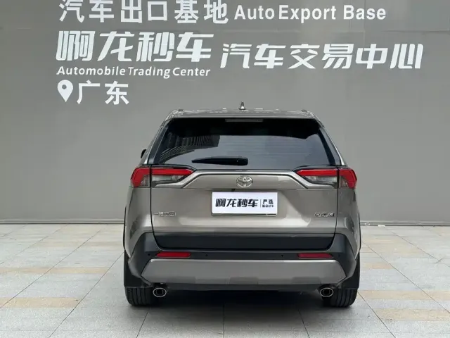 Toyota RAV4 — Фото автомобиля 4