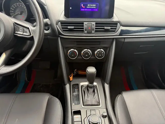 Mazda CX-4 — Фото автомобиля 8