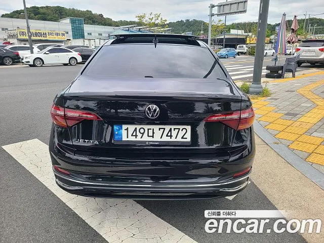 Volkswagen Jetta — Фото автомобиля 6