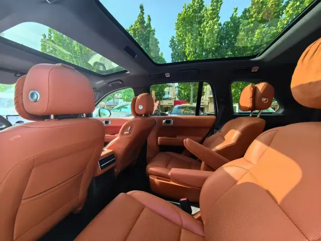 Li Auto L8 — Фото автомобиля 6