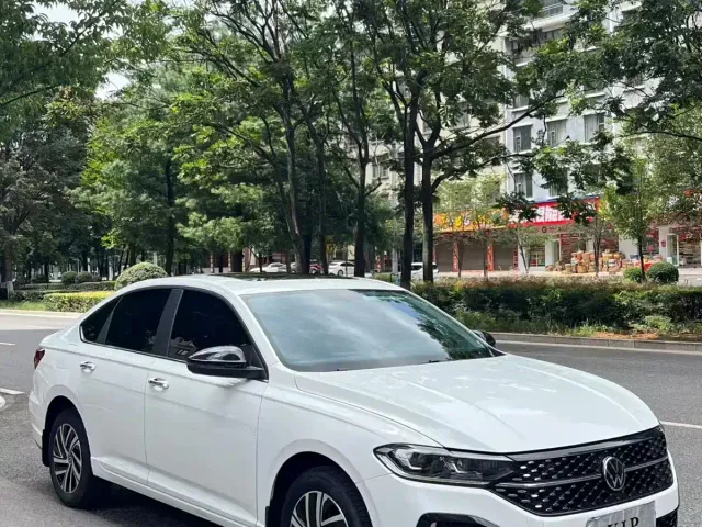 Volkswagen Lavida — Фото автомобиля 3