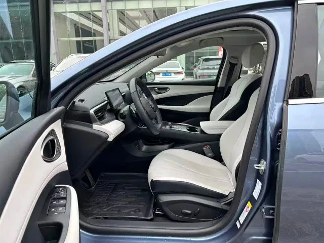 BYD Seal 05 DM-i — Фото автомобиля 5