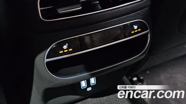 Genesis GV70 — Фото автомобиля 24