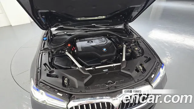 BMW 5 Series G30 — Фото автомобиля 9