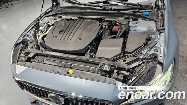 Вольво S60 S60 третьего поколения — Фото автомобиля 6