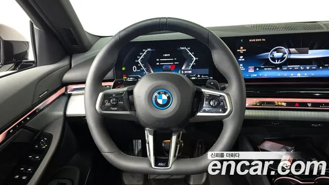 BMW 5 Series G60 — Фото автомобиля 13