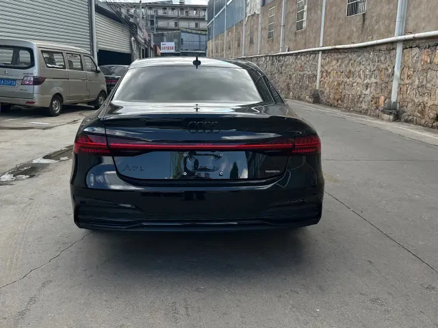 Audi A7L — Фото автомобиля 10