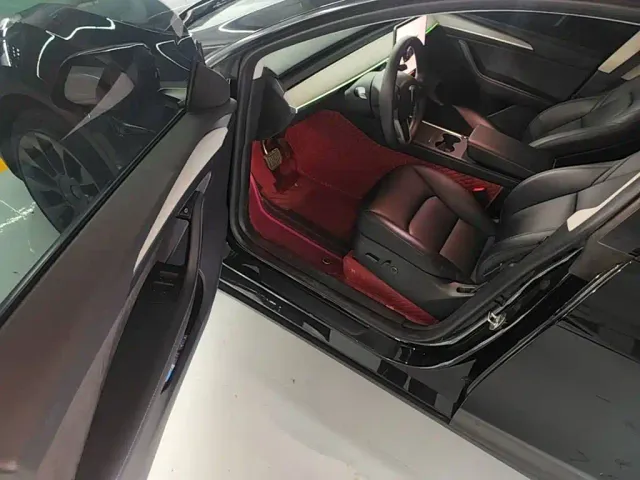 Tesla Model Y — Фото автомобиля 15