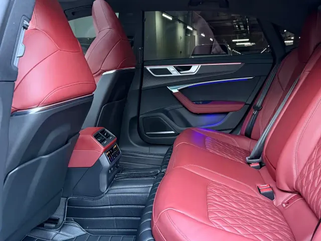 Audi A7L — Фото автомобиля 11