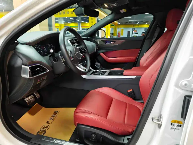 Jaguar XEL — Фото автомобиля 8