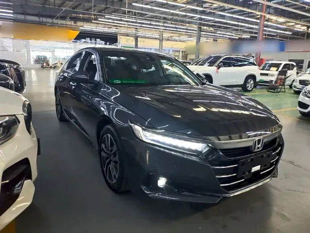 Honda Accord — Фото автомобиля 3