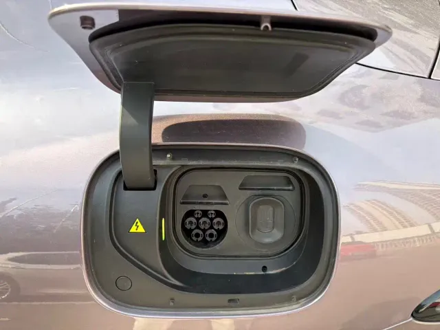 Xiaomi SU7 — Фото автомобиля 19