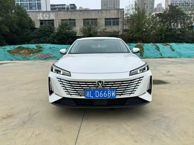 Changan Eado — Фото автомобиля 2
