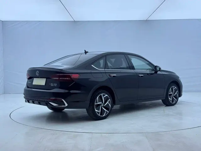 Volkswagen Lavida — Фото автомобиля 6
