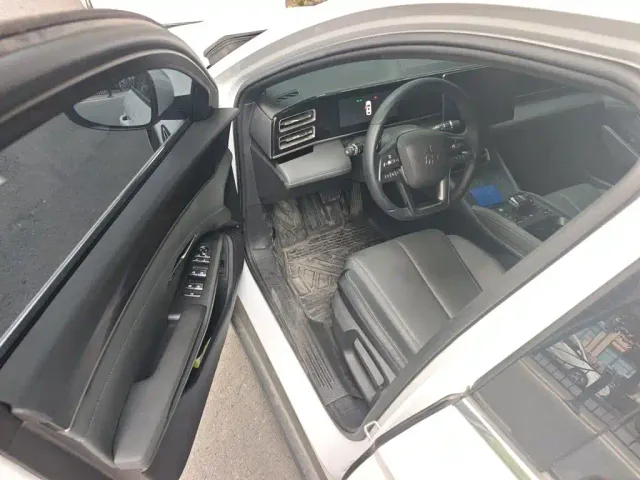BYD Qin L 2025 DM-i Smart Drive Edition 80KM Leading — Фото автомобиля 17
