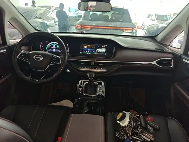 GAC Trumpchi M6 — Фото автомобиля 9