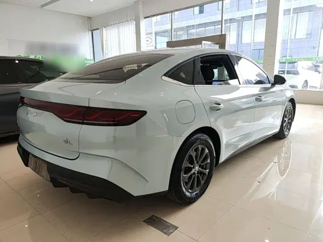 BYD Qin L — Фото автомобиля 6