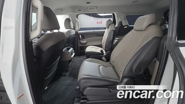 Kia Carnival — Фото автомобиля 16