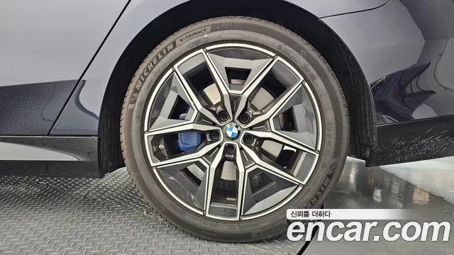 BMW 5 Series — Фото автомобиля 6