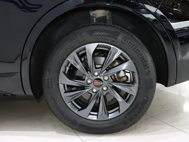 Hongqi HS5 — Фото автомобиля 20