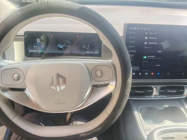 Leapmotor B10 — Фото автомобиля 5